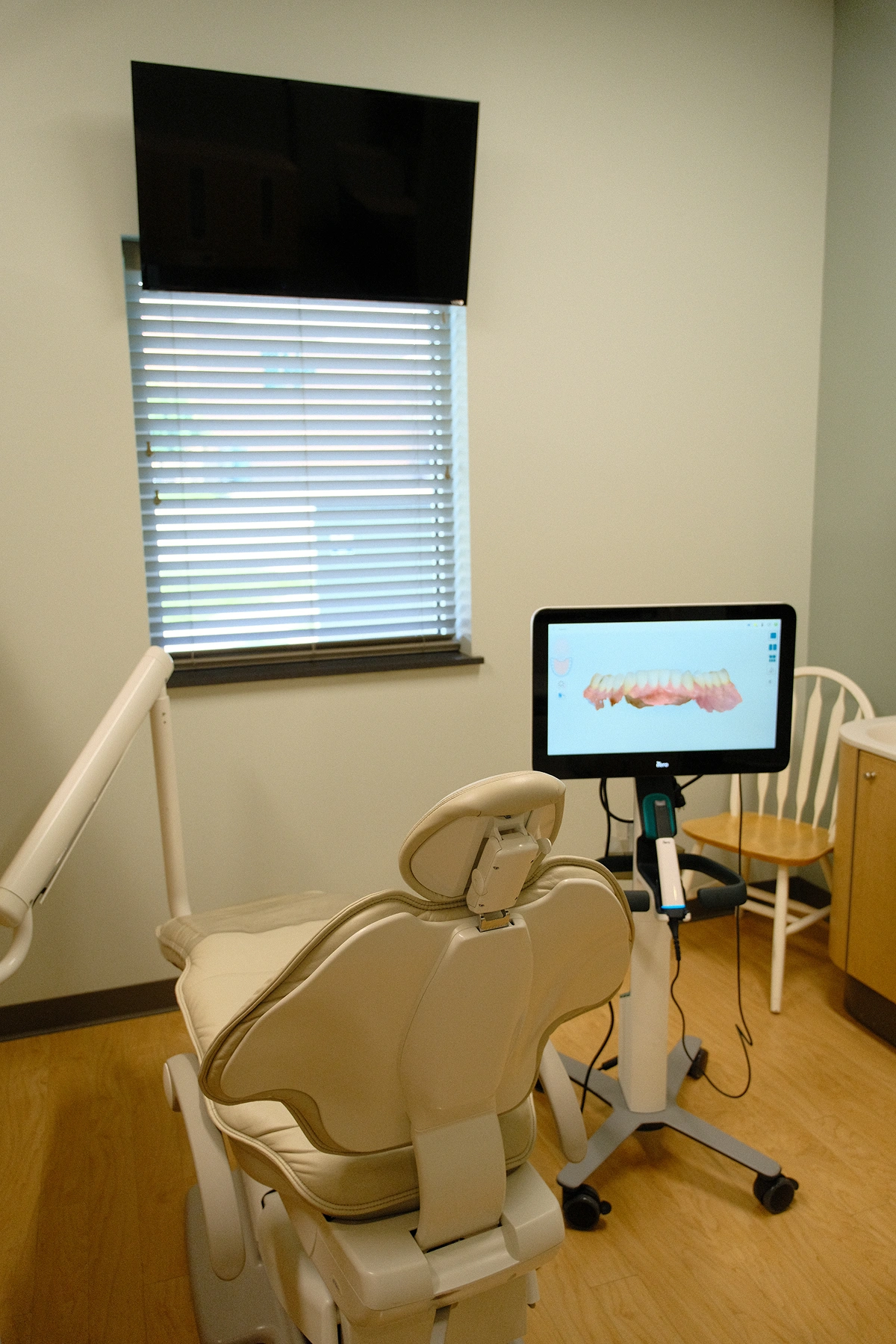 Dental treatment room with iTero scanner
